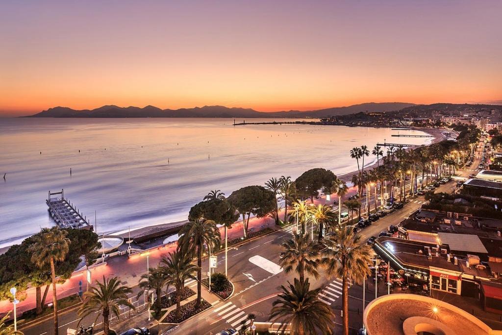 Sublime 100 M From The Croisette Cannes